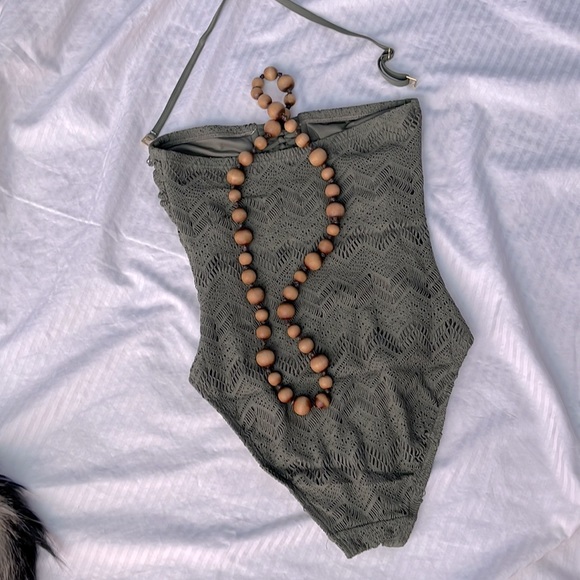 NWOT NBW Vince Camuto Swim sz. 6 - Picture 4 of 5